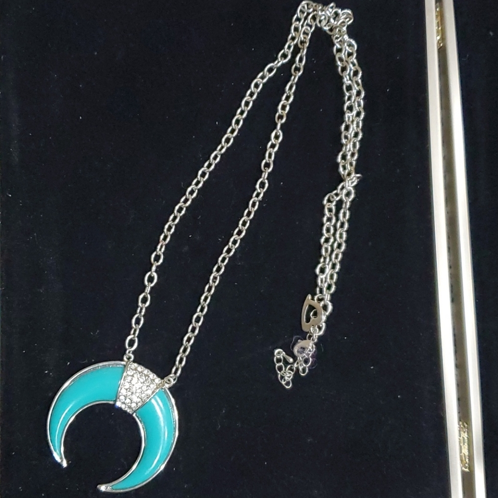 Thalia lucky necklace